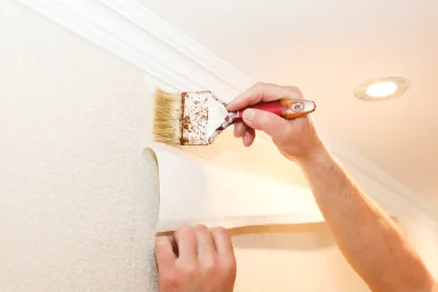 Pose de papier peint à Fouzilhon — revêtements muraux et toiles de verre